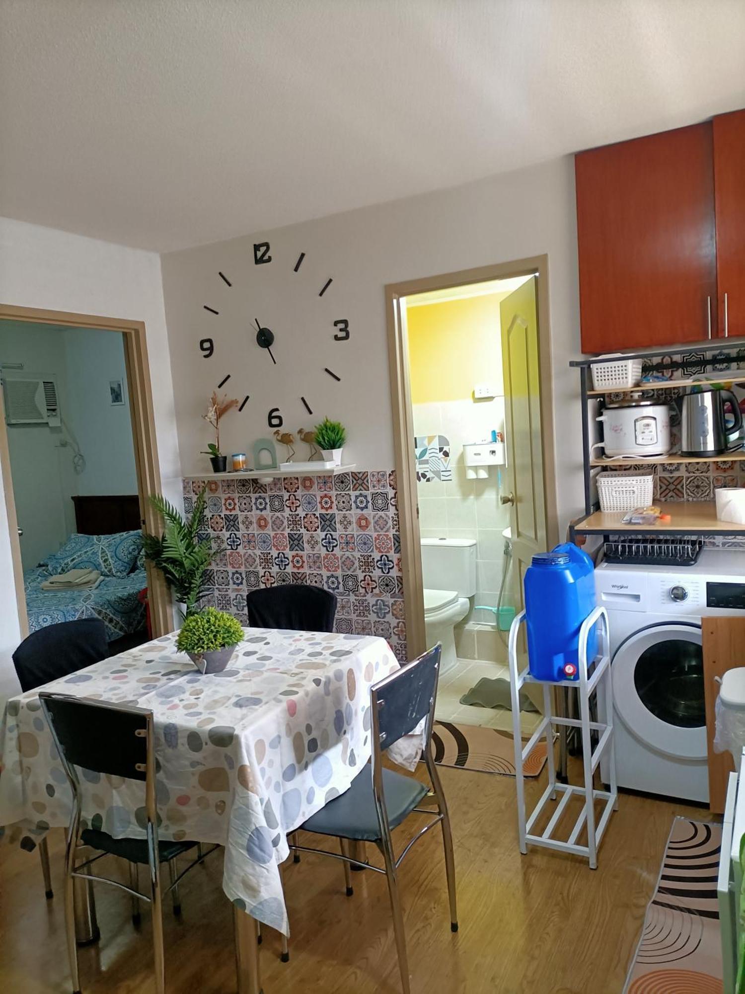 Hotel 2 BR Sorrento Oasis Pasig City Esterno foto